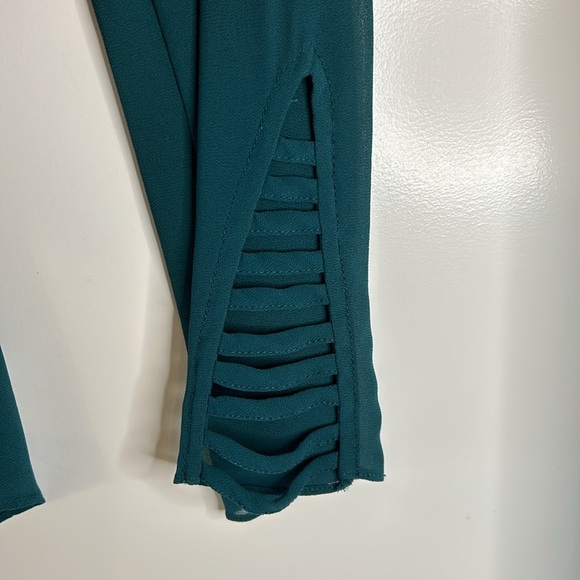 Green Blouse - Picture 5 of 5